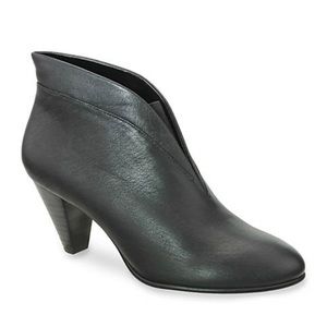 David Tate Black Booties Size 8